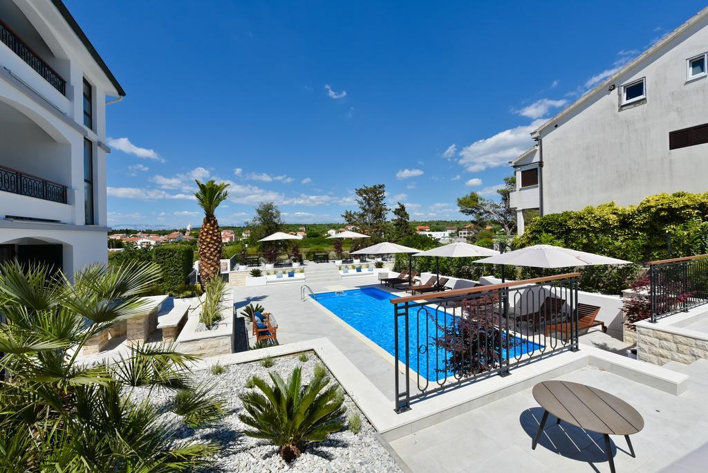 Mediterraneo Garden Apartments Petrcane Bagian luar foto