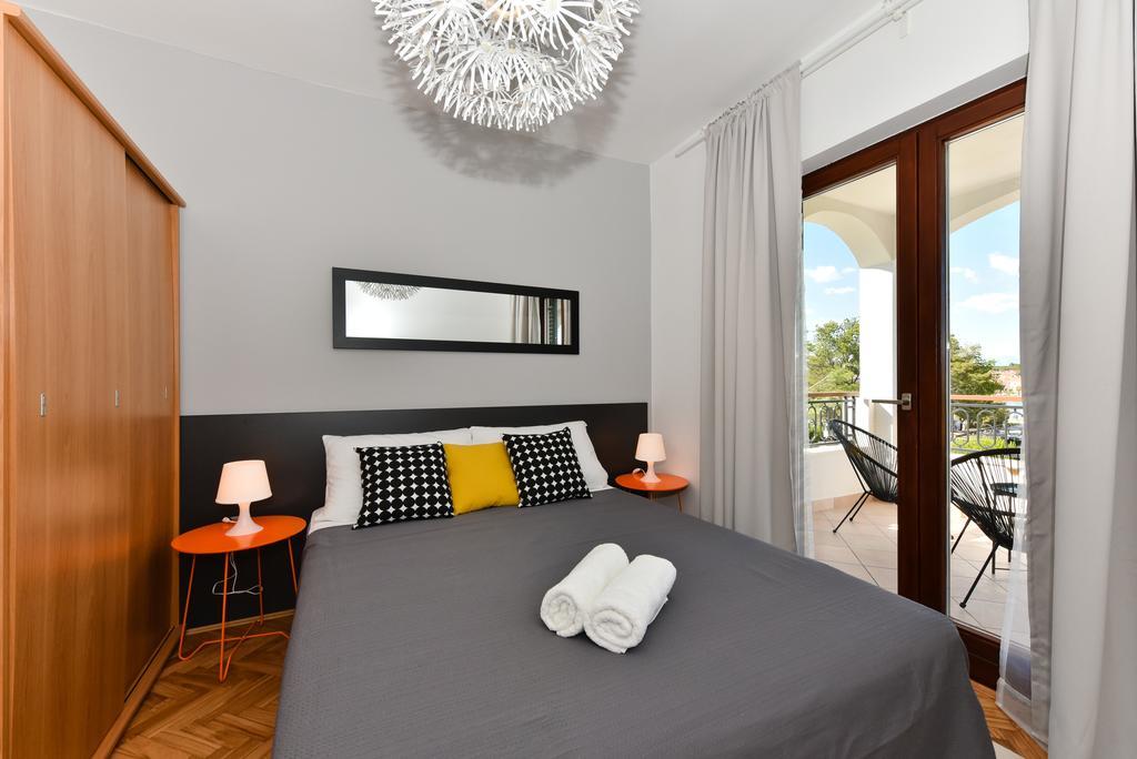 Mediterraneo Garden Apartments Petrcane Bagian luar foto
