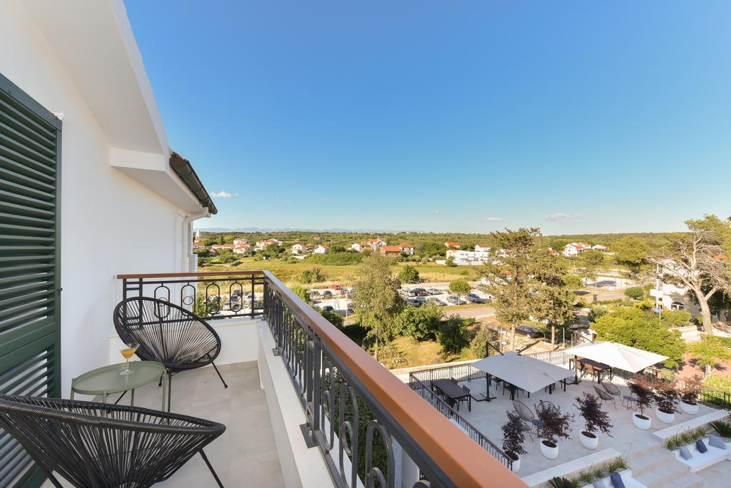 Mediterraneo Garden Apartments Petrcane Bagian luar foto