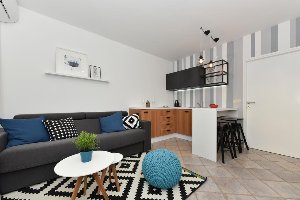 Mediterraneo Garden Apartments Petrcane Bagian luar foto