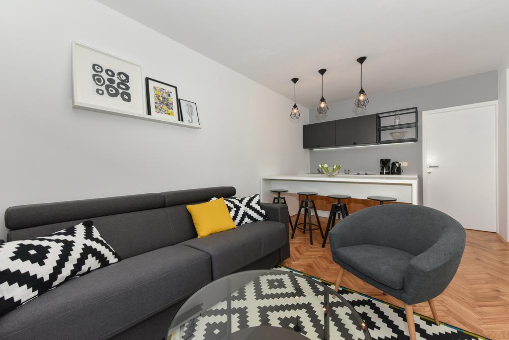 Mediterraneo Garden Apartments Petrcane Bagian luar foto