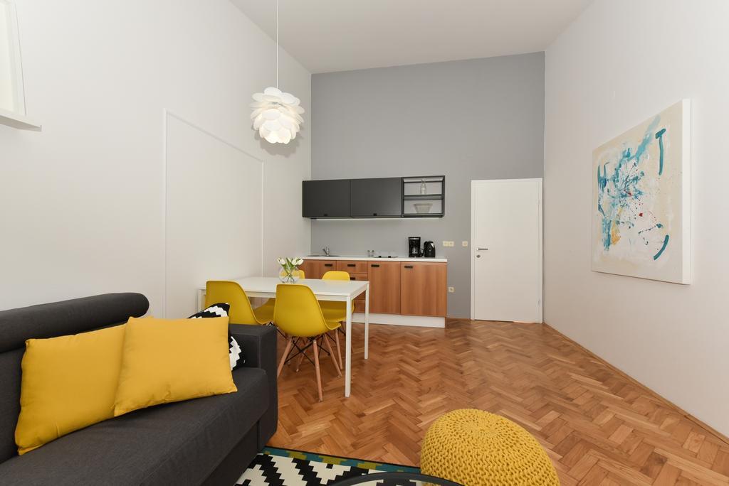 Mediterraneo Garden Apartments Petrcane Bagian luar foto